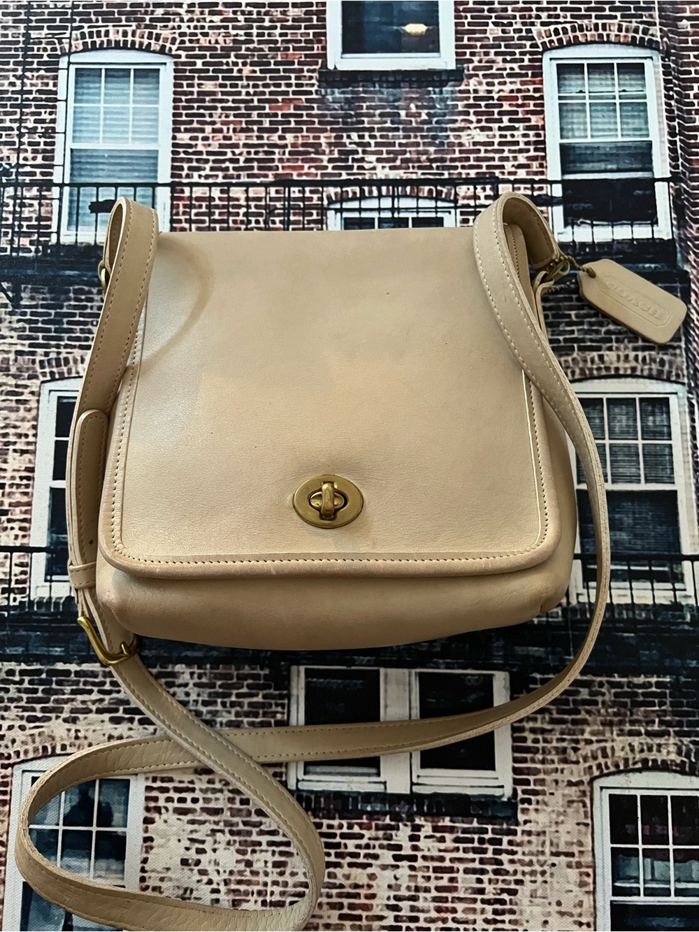 vintage Coach Companion Flap Bag in bone leather with brass hardware - Picture 1 of 7